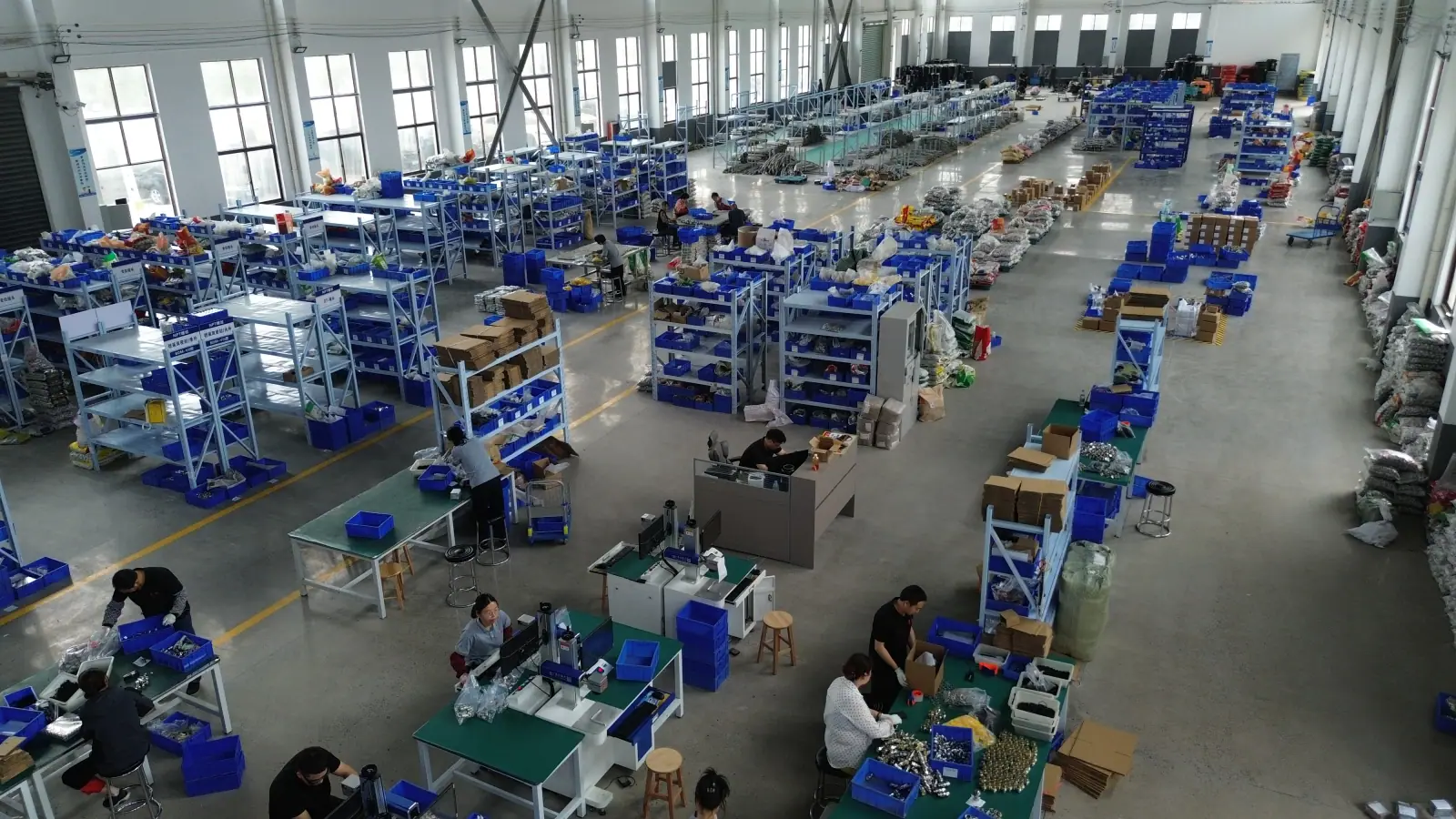 晨磊金属仓储车间全景